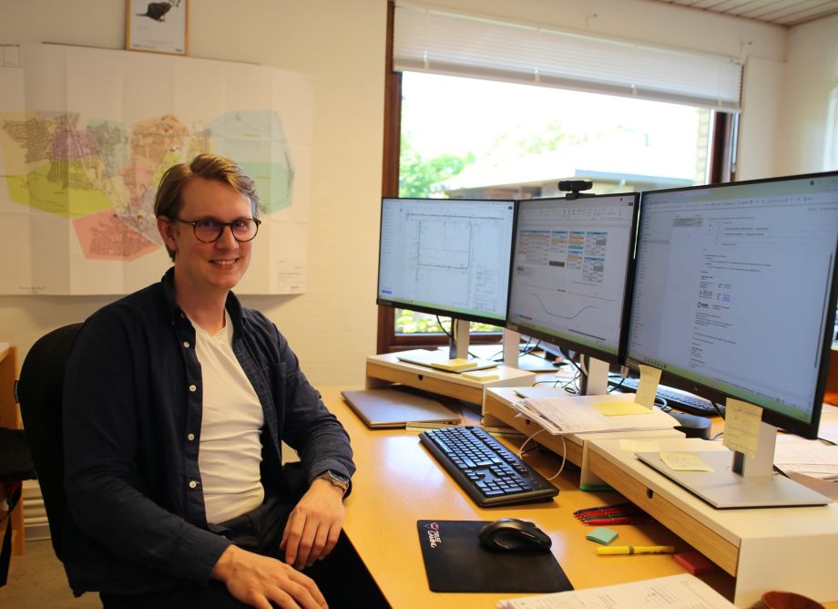 Civilingeniør ved kontorplads